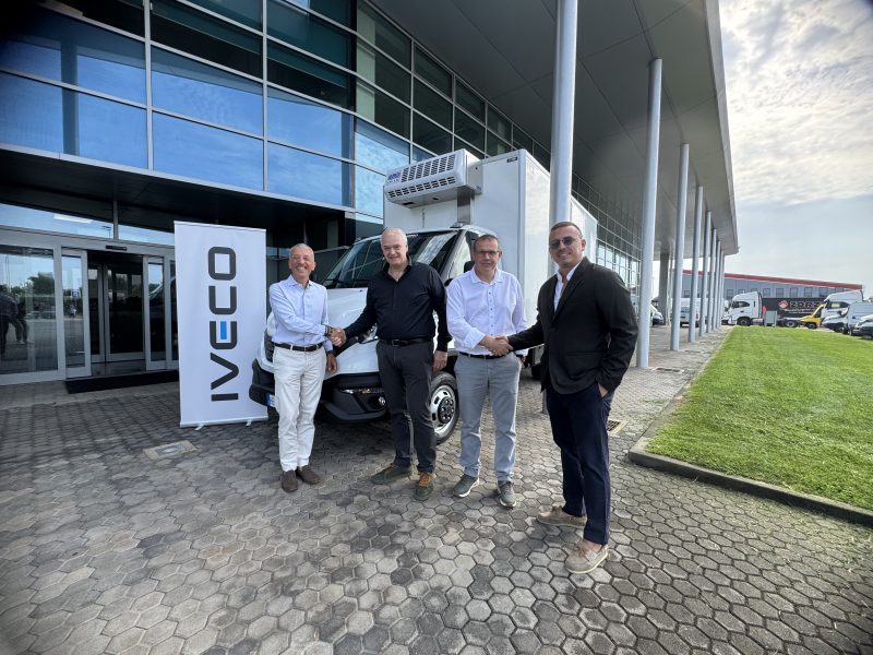 IVECO consegna a MICAD Srl il primo Daily a noleggio RENTIVE di IVECO CAPITAL per la logistica del fresco