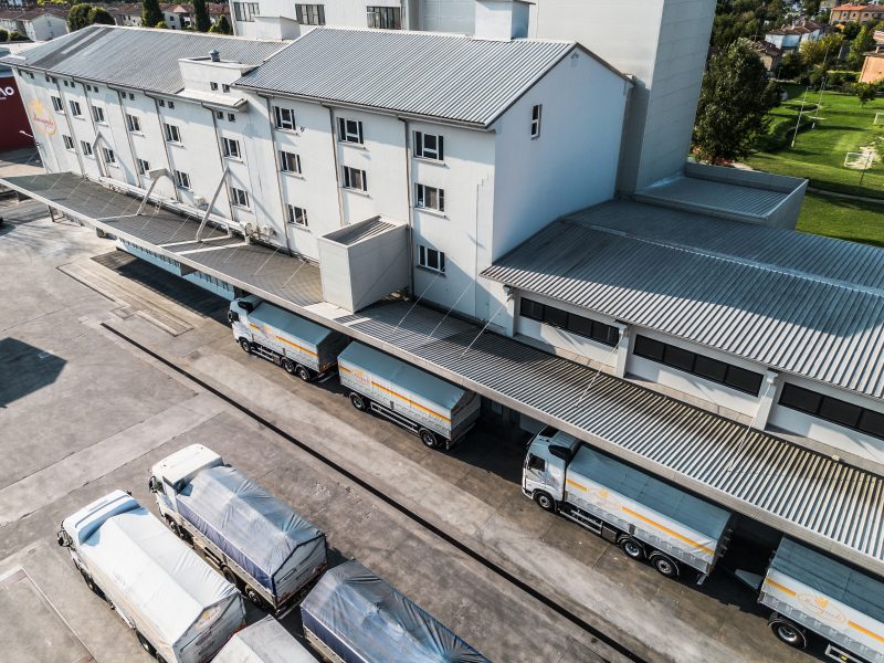 TCF Rosignoli Logistics: in occasione dei 50 anni, 12 nuovi Volvo FH16 dedicati al trasporto eccezionale siderurgico