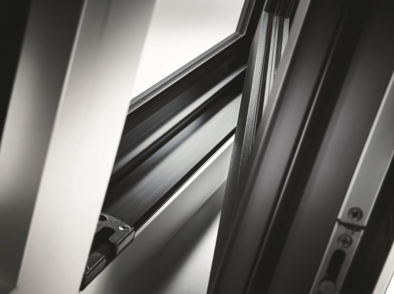 AluConnect: la nuova frontiera delle finestre in alluminio secondo Veka