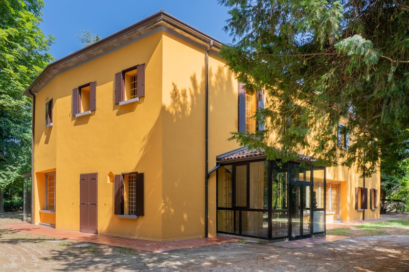 Serramenti in pvc Kömmerling per edifici storici: il progetto di Casa Cesare Maltoni