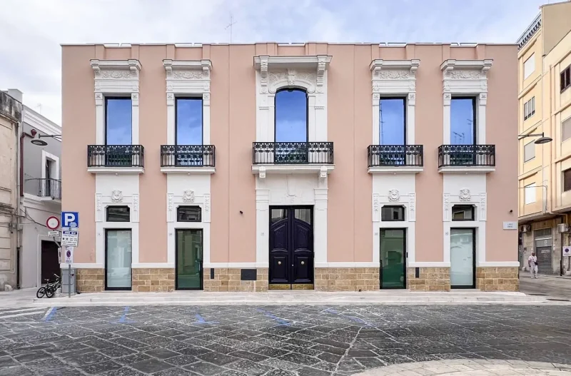 Uffici Brindisi: eleganza e contemporaneità con la maniglia (IN)finito di Dnd