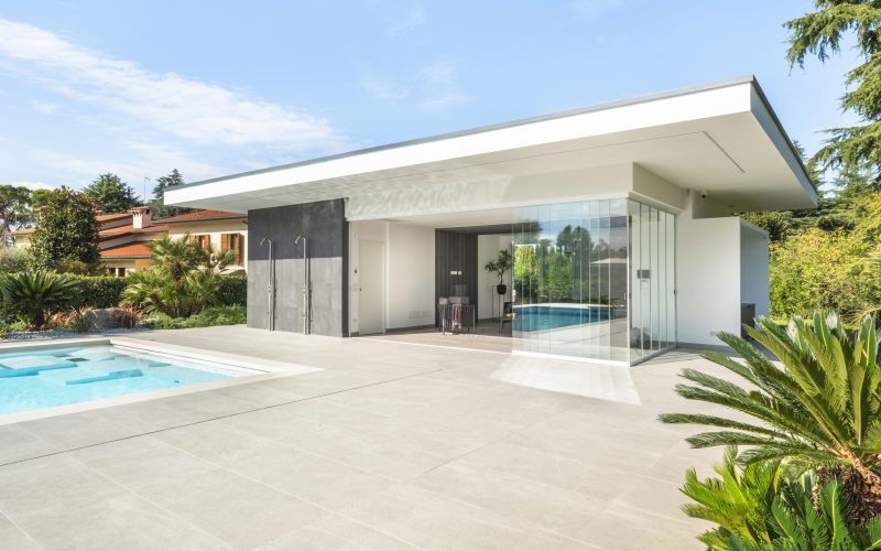 Vetrate Gibus Glisse: trasparenze che disegnano lo spazio tra indoor e outdoor