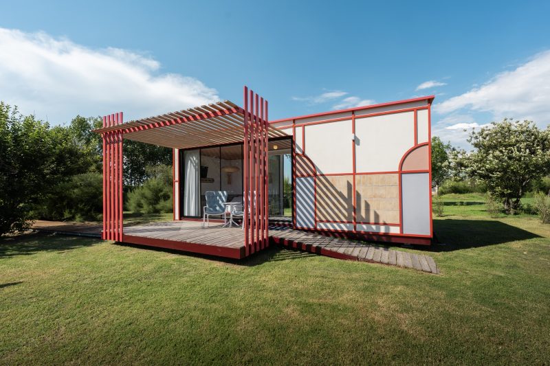 Nomadaria Laghi Nabi: la casa modulare di Officine Tamborrino firmata da Elena Salmistraro