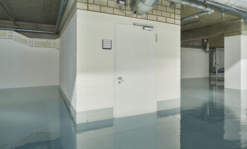Porta resistente all’acqua Hörmann D65 OD: protezione avanzata contro allagamenti