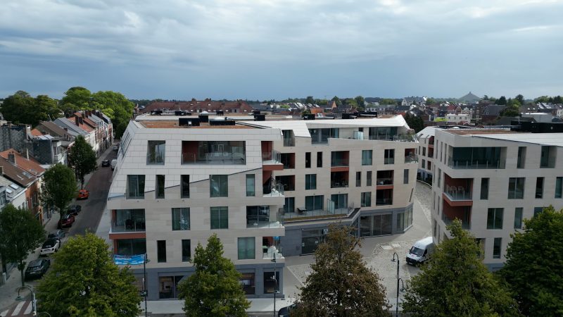 Renolit Alkorplan roofing products a Bellecour: una soluzione per coperture complesse