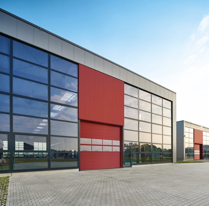 SPU 67 Thermo di Hörmann: efficienza e sicurezza per i portoni industriali