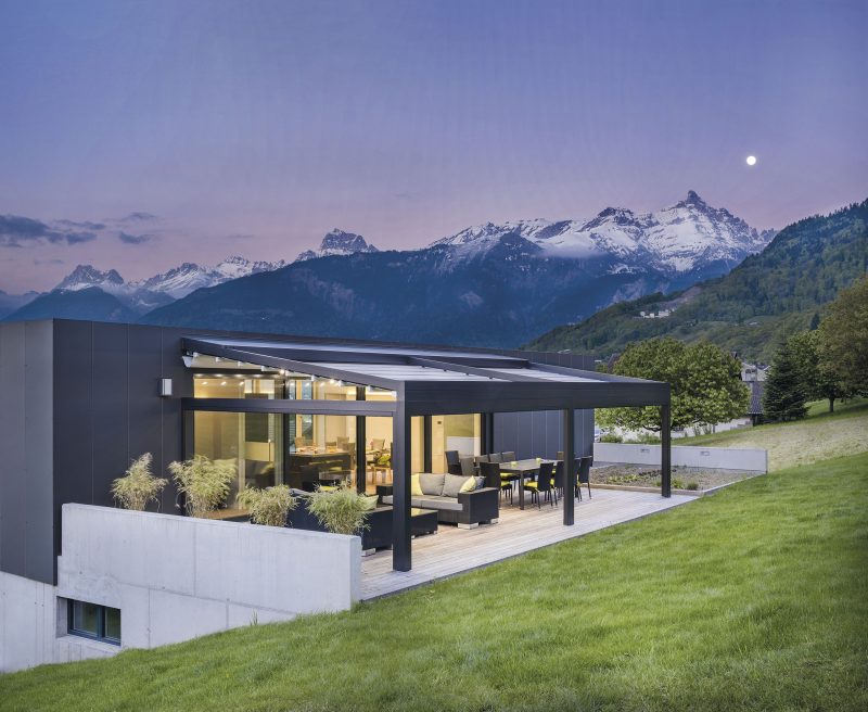 Pergola Quadra Gibus: outdoor design su misura per una villa a Monthey