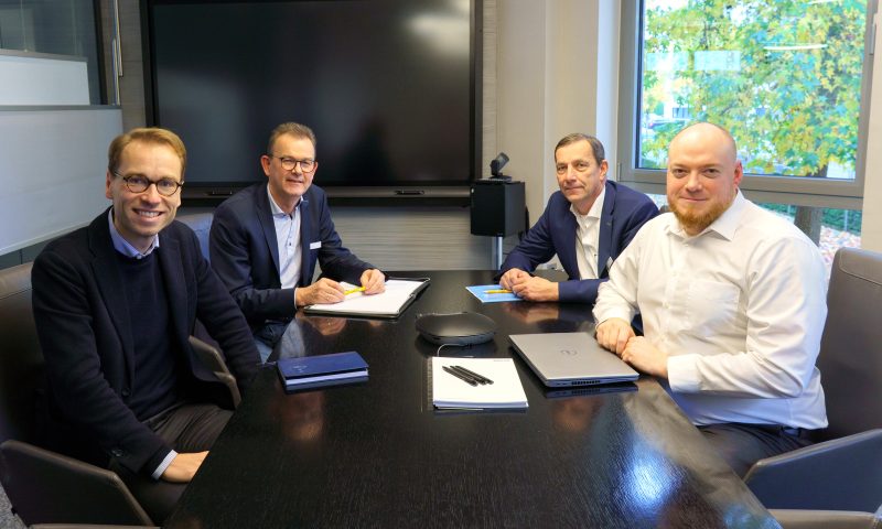 Soluzioni di produzione automatizzate: la cooperazione tra heroal e Schirmer Maschinen