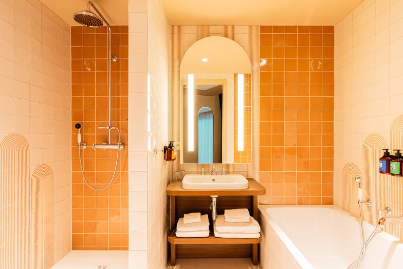 The Ostendian, quattro stelle, fascino retrò ed eleganza, sceglie Duravit