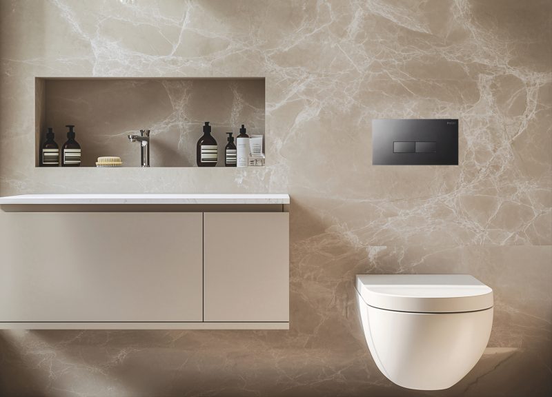 Placche sostitutive Pucci: rinnovare il bagno senza cambiare la cassetta