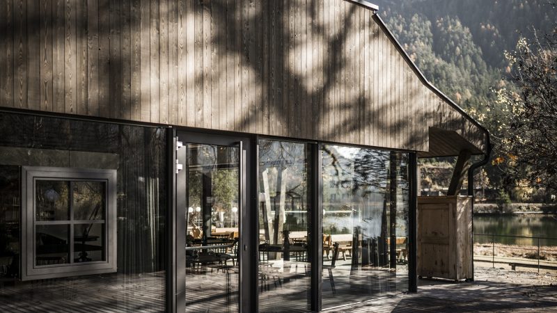 Architettura ad alta efficienza energetica tra il Lago di Dobbiaco e le Dolomiti