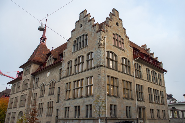 Swisspacer per finestre sottoposte a tutela dei beni culturali