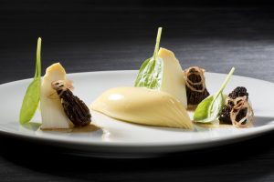 Omelette al Trentingrana, asparagi bianchi