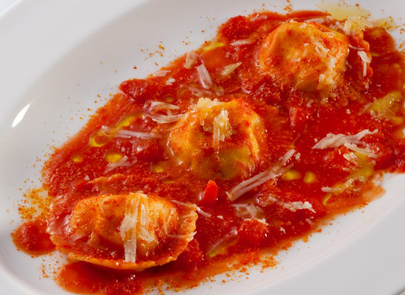 Ravioli a Sombrero con Sugo di Pomodoro Candito