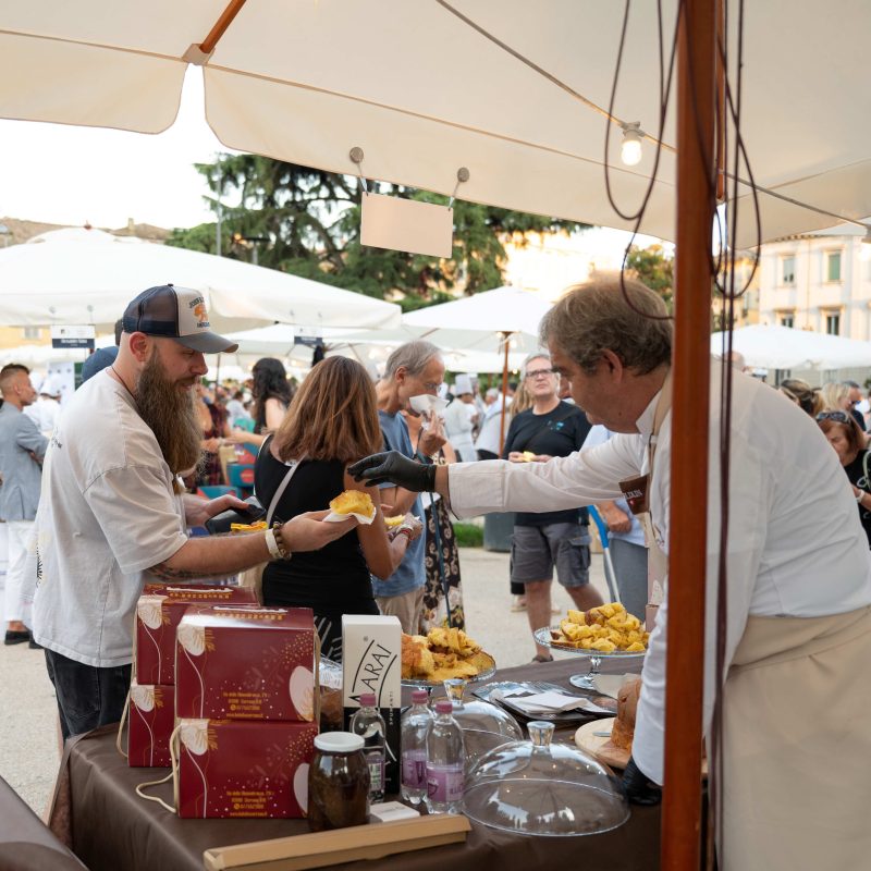 Notte dei Maestri del Lievito Madre 2025: il 21 luglio torna a Parma il panettone sotto le stelle