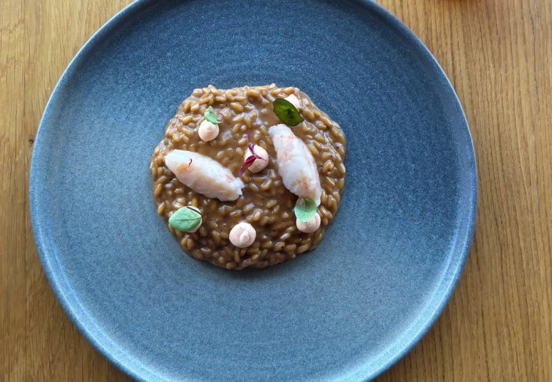 Risotto al Vermouth, bisque, gamberi e maionese al bitter