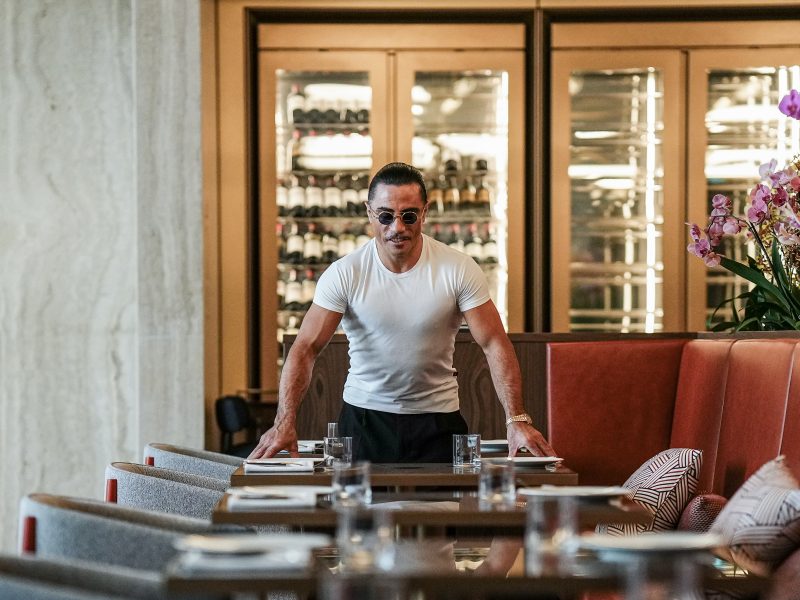 Nusret Gokce apre a Milano Nusr-Et Steakhouse, ecco com’è il ristorante di Salt Bae