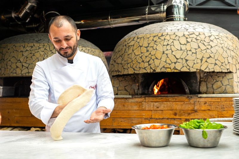 Pane Cafone e Panuozzi: Ciro Di Maio omaggia la Giornata Mondiale del Pane 2025