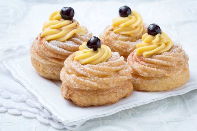 10 dolci per 10 Santi: storie, ricette e ispirazioni