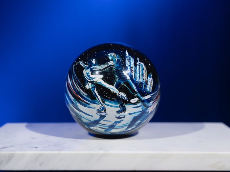 Milano Cortina 2026 nelle sfere di cioccolato: l’arte dolce di Nicola Giotti