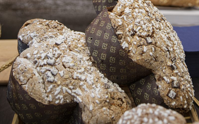 Colomba pasquale: gli italiani la preferiscono artigianale, leggera e classica