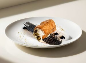 Cannolo croccante con mousse di tonno