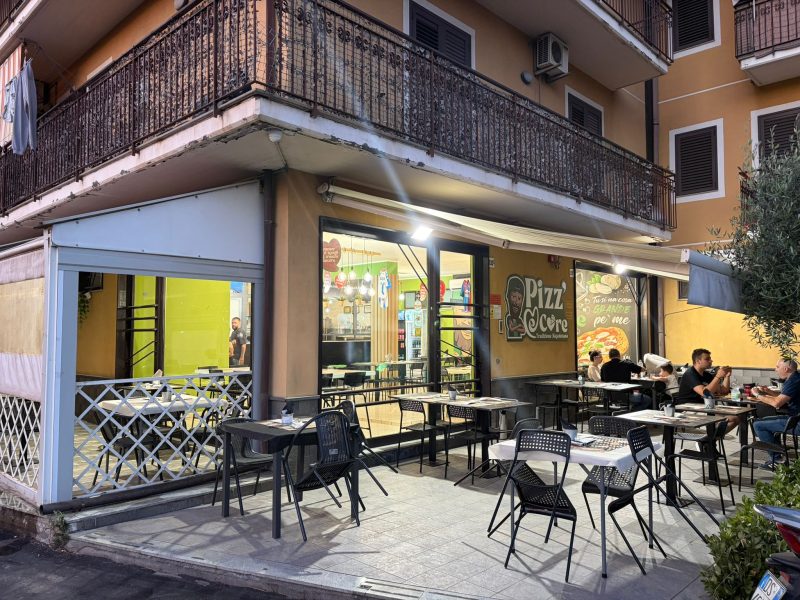 Pizz’ e Core: la passione di Giovanni Cozzolino per la vera pizza napoletana a Misterbianco