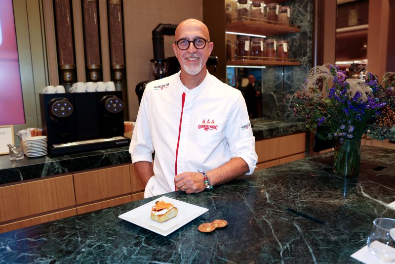 Il caffè entra nell’impasto: dall’incontro tra Nespresso e Corrado Scaglione nasce il Pumpkin Nespresso Roll