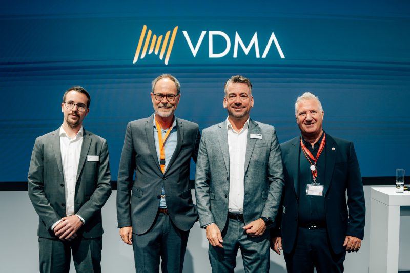L’Europa guida la trasformazione digitale delle macchine per plastica