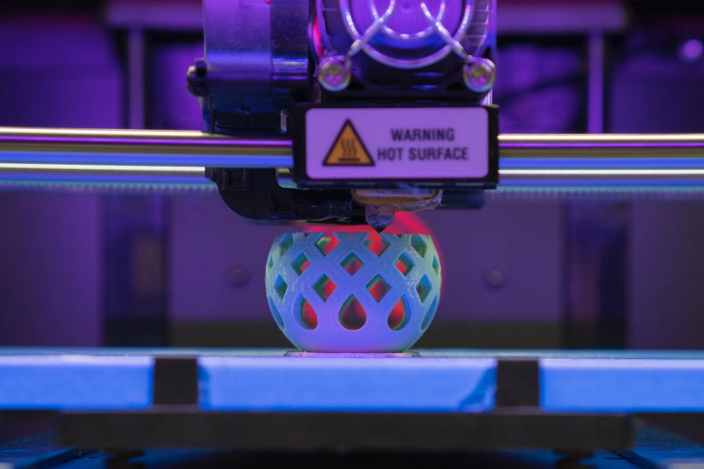 Stampa 3D su misura - stampante al lavoro