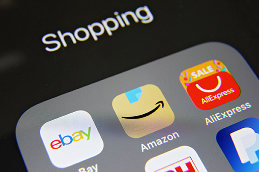 E-commerce e Black Friday: gli imballaggi in plastica alleggeriscono le spedizioni e proteggono le merci