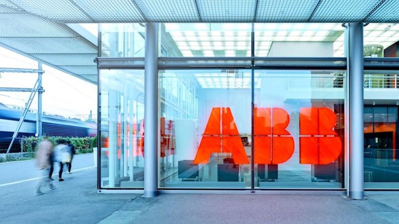 ABB cede la divisione Robotics a SoftBank: operazione da 5,4 miliardi di dollari