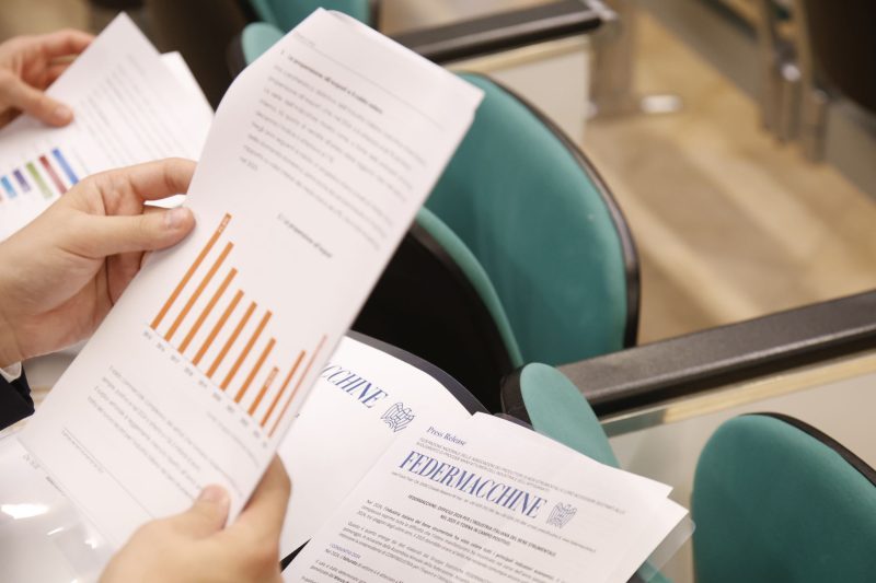 Beni strumentali: calo nel 2024, ripresa nel 2025 secondo Federmacchine