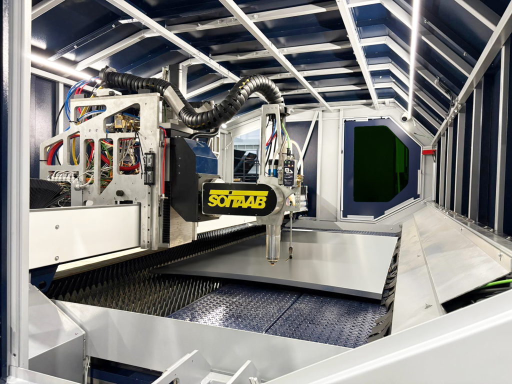 La macchina per il taglio laser industriale Fiberline Victory 