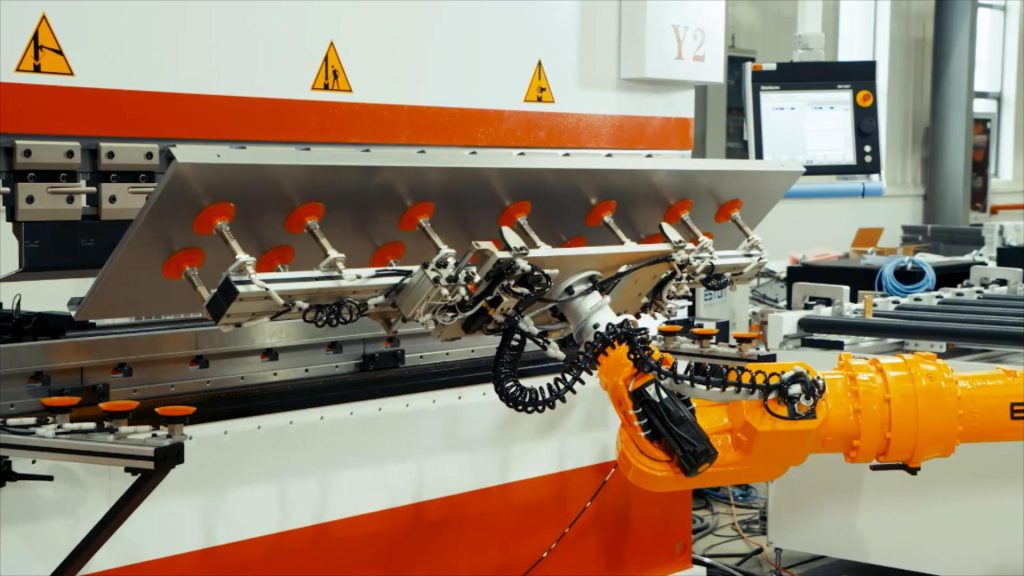 robot intelligenti di piegatura ESTUN