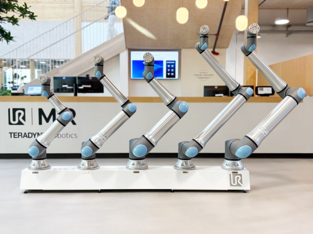 Universal Robot Series_Lineup in HQ_