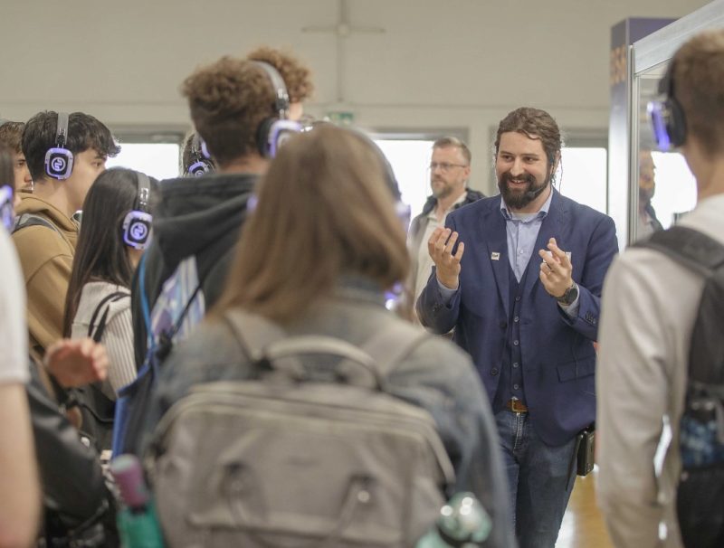 B&R accelera sulla formazione