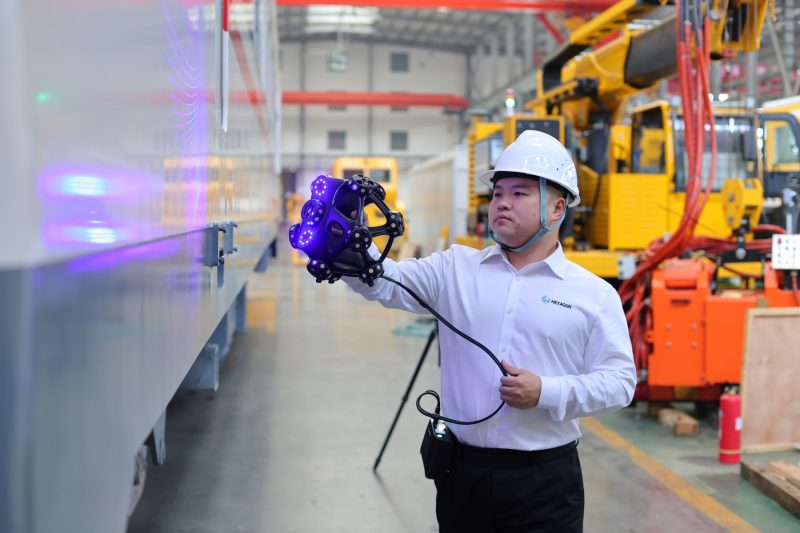 Scansione manuale o in celle automatizzate: HYPERSCAN riduce i tempi di ispezione e massimizza la produttività