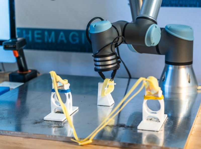 Dai cobot un “5% magico” di occhialini personalizzati