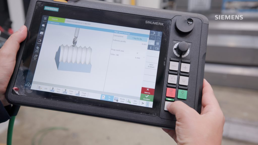 Siemens controllo numerico SINUMERIK ONE 