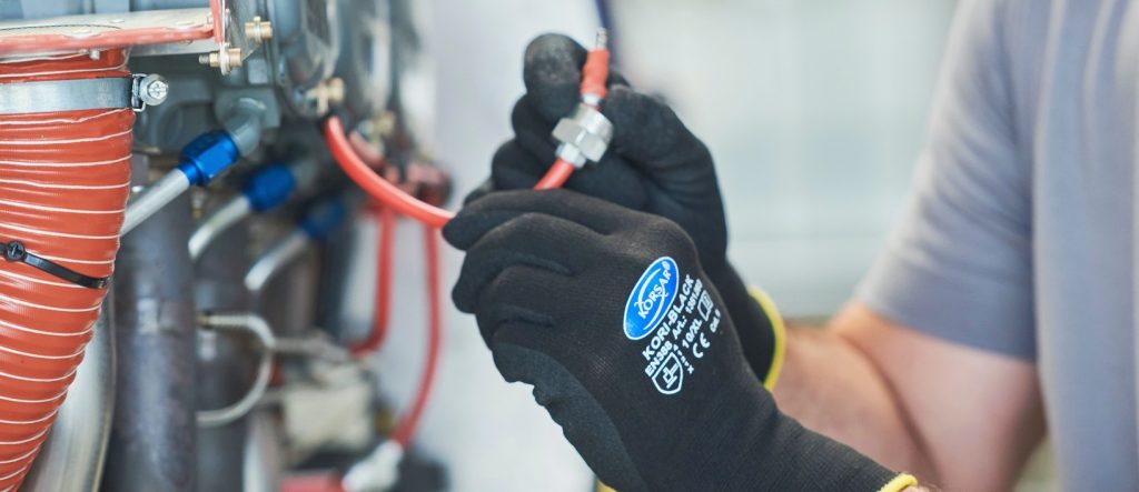 La protezione delle mani per industria e artigiani