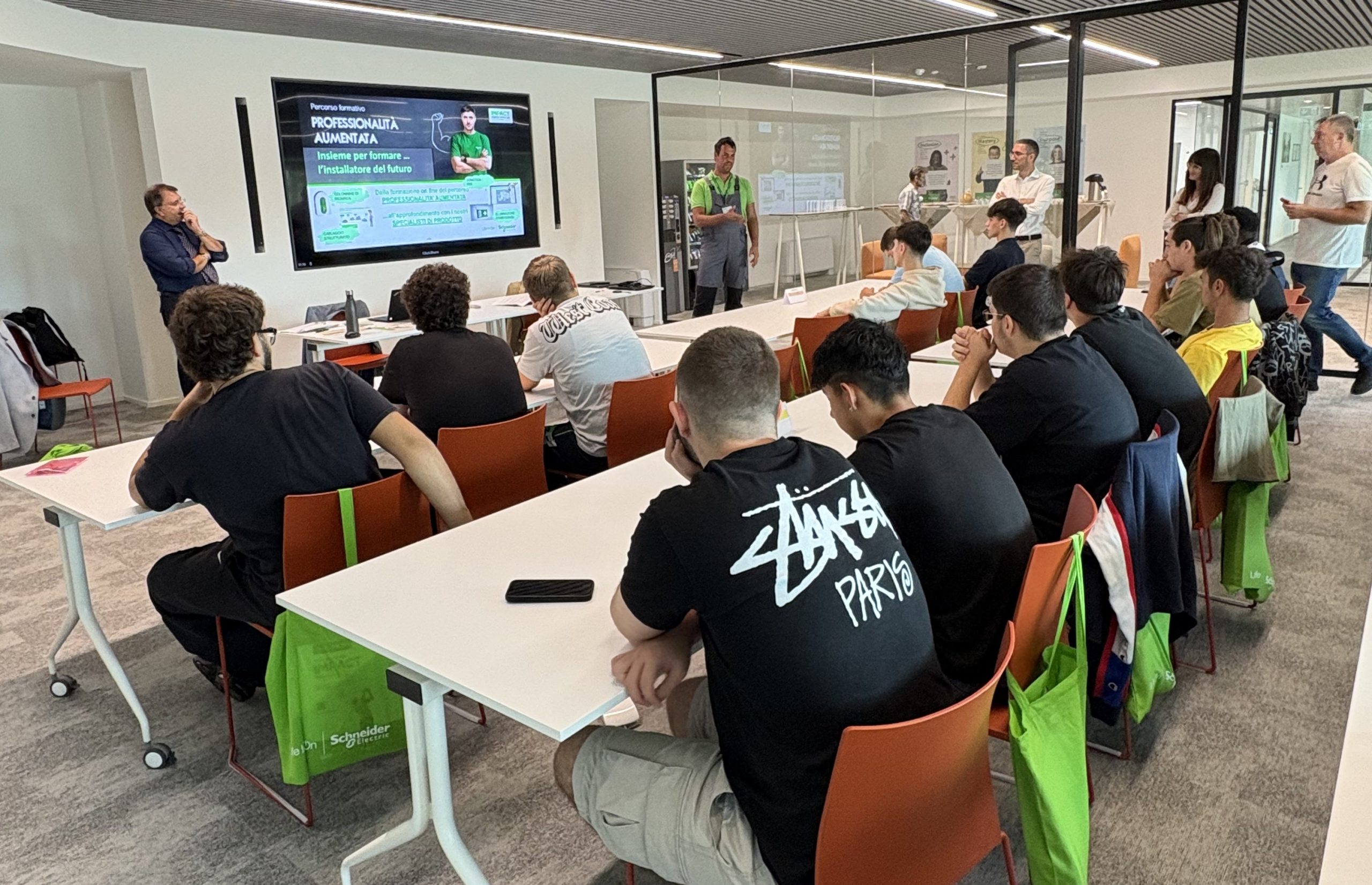 Schneider Electric con ENAIP per i professionisti del futuro