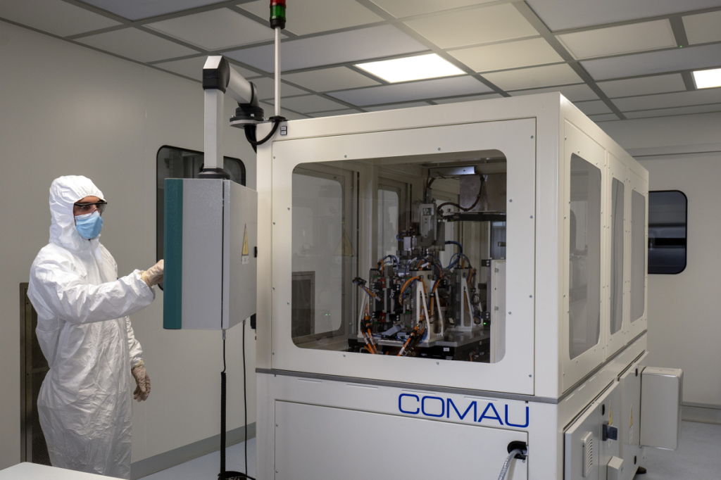 Una dry room per sviluppo e collaudo delle apparecchiature per produzione di celle