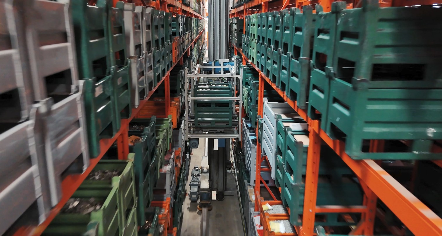 Revamping del magazzino automatico, energia sostenibile per le Smart Factory